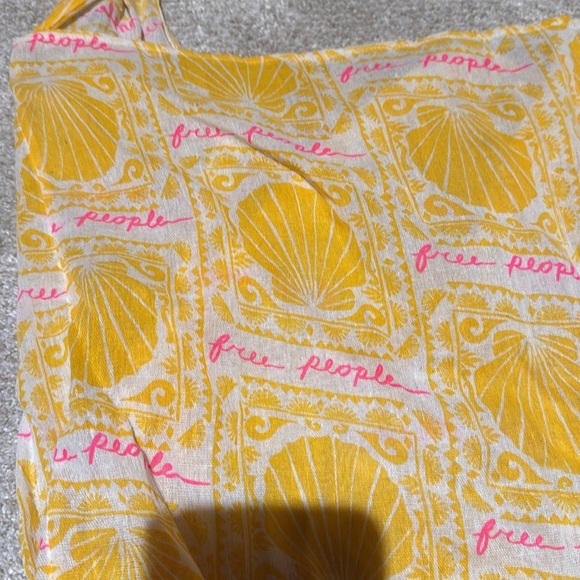 Free People Pink and Yellow Purse Bag Sea Shells Lightweight Tote Shopper Pool - Picture 2 of 3